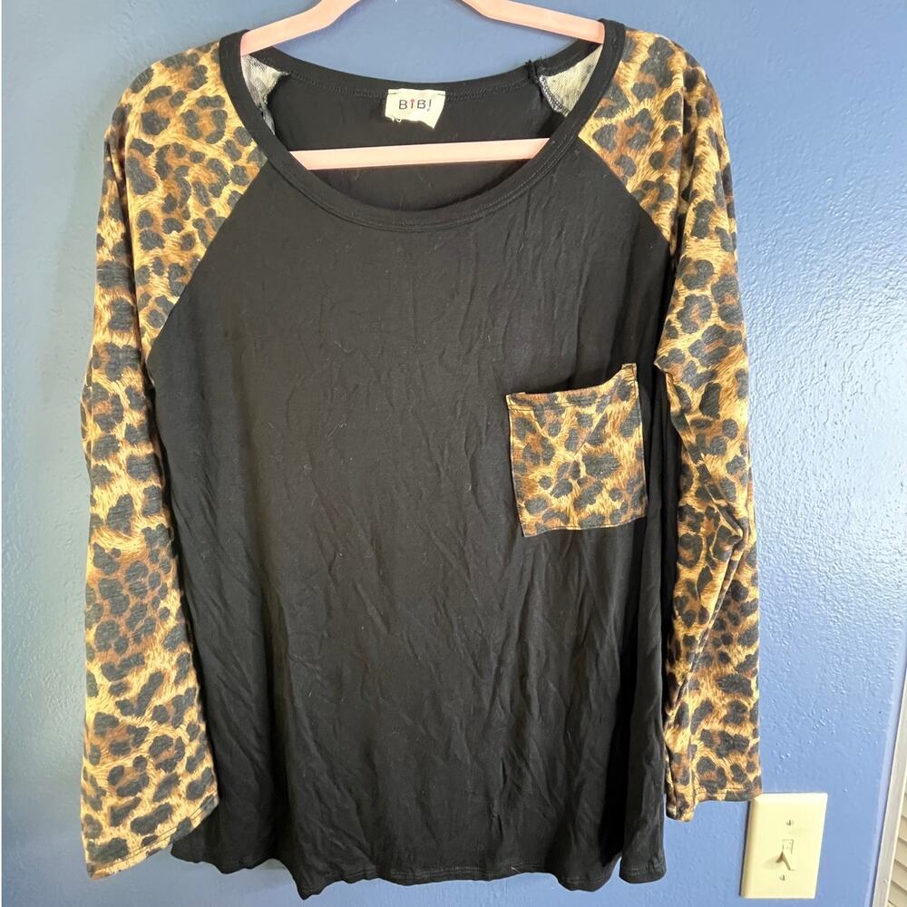 BIBI Black Long Sleeve Top with Leopard Print Sleeves & Pocket Size M NWOT